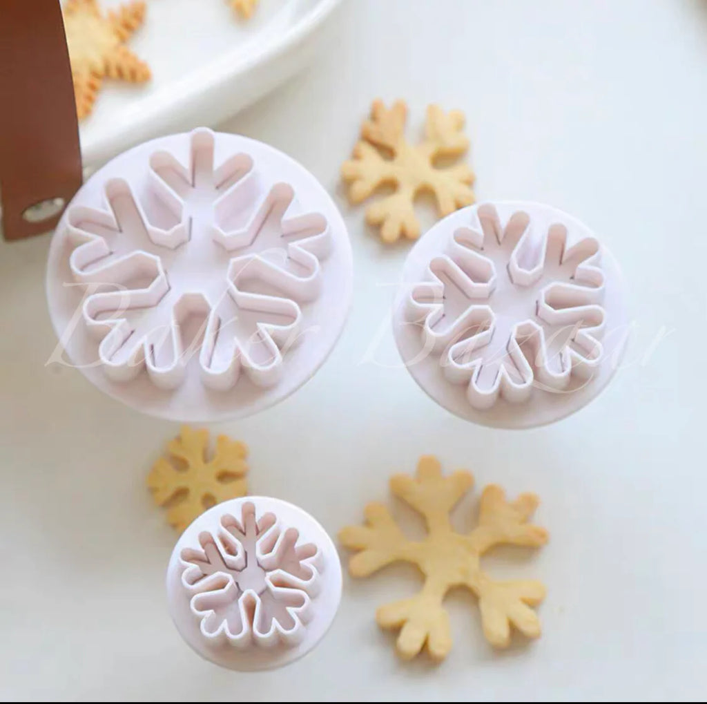 Snowflake Cake Cutter – Spring Mold for Fondant & Sugarcraft